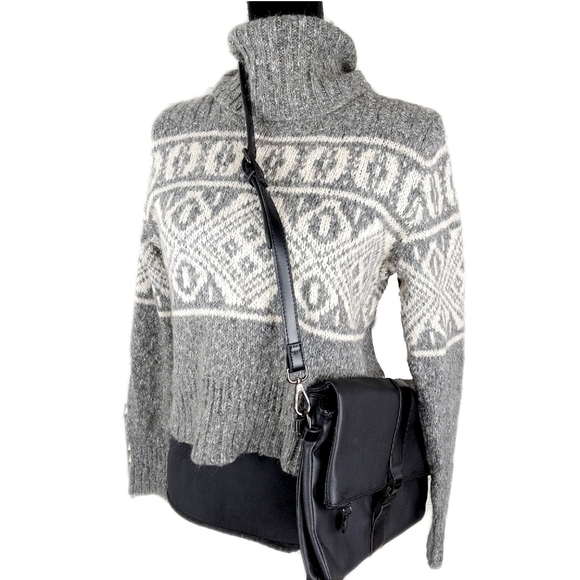 H&M Sweaters - H&M Wool Mix Womens Crop Knit Gray/White Turtleneck